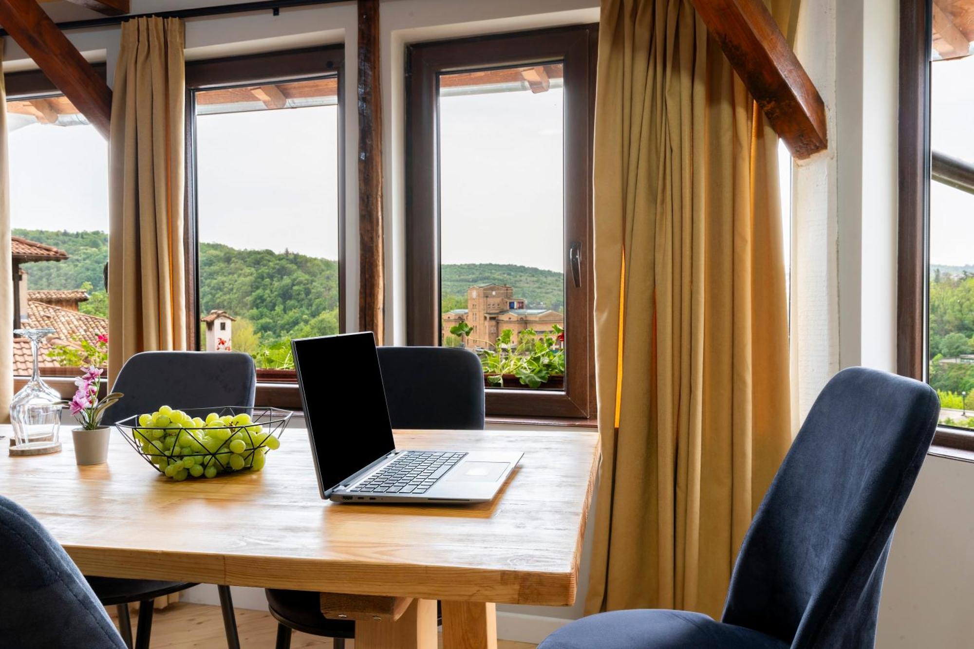 Bobevata Guest House - Floor 2 - Stunning View Old Town Велико-Тырново Экстерьер фото