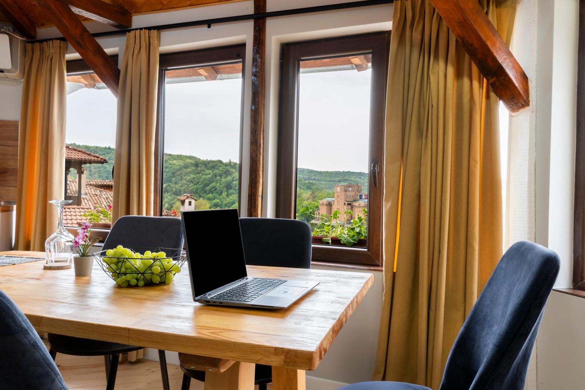 Bobevata Guest House - Floor 2 - Stunning View Old Town Велико-Тырново Экстерьер фото